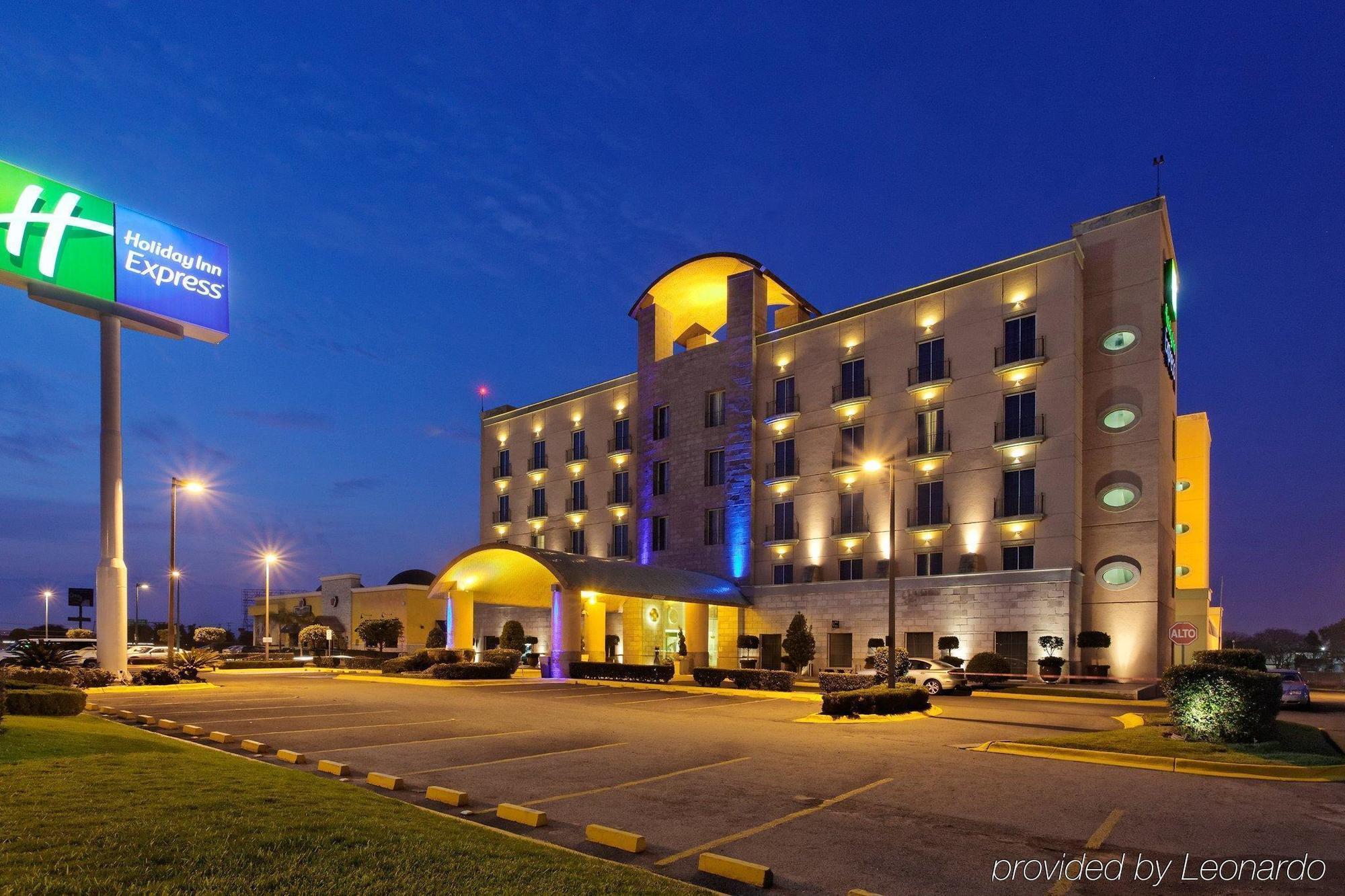 Holiday Inn Express Silao-Aeropuerto Bajio, An Ihg Hotel Exterior foto