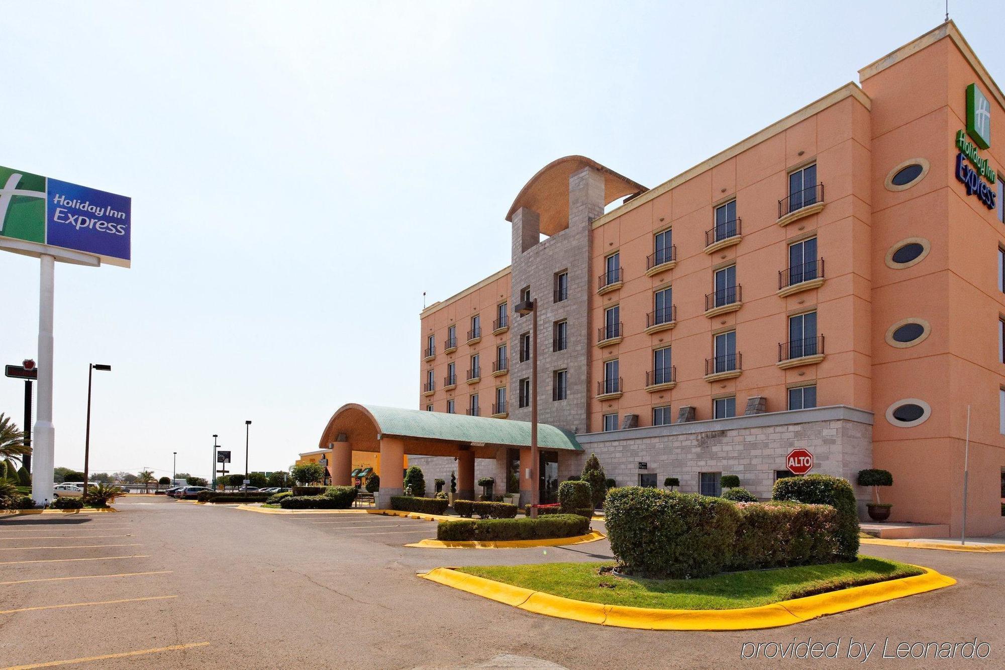 Holiday Inn Express Silao-Aeropuerto Bajio, An Ihg Hotel Exterior foto