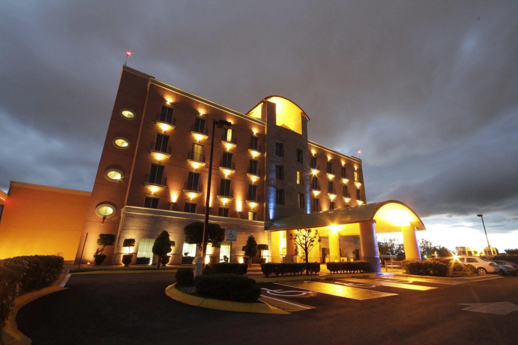 Holiday Inn Express Silao-Aeropuerto Bajio, An Ihg Hotel Exterior foto